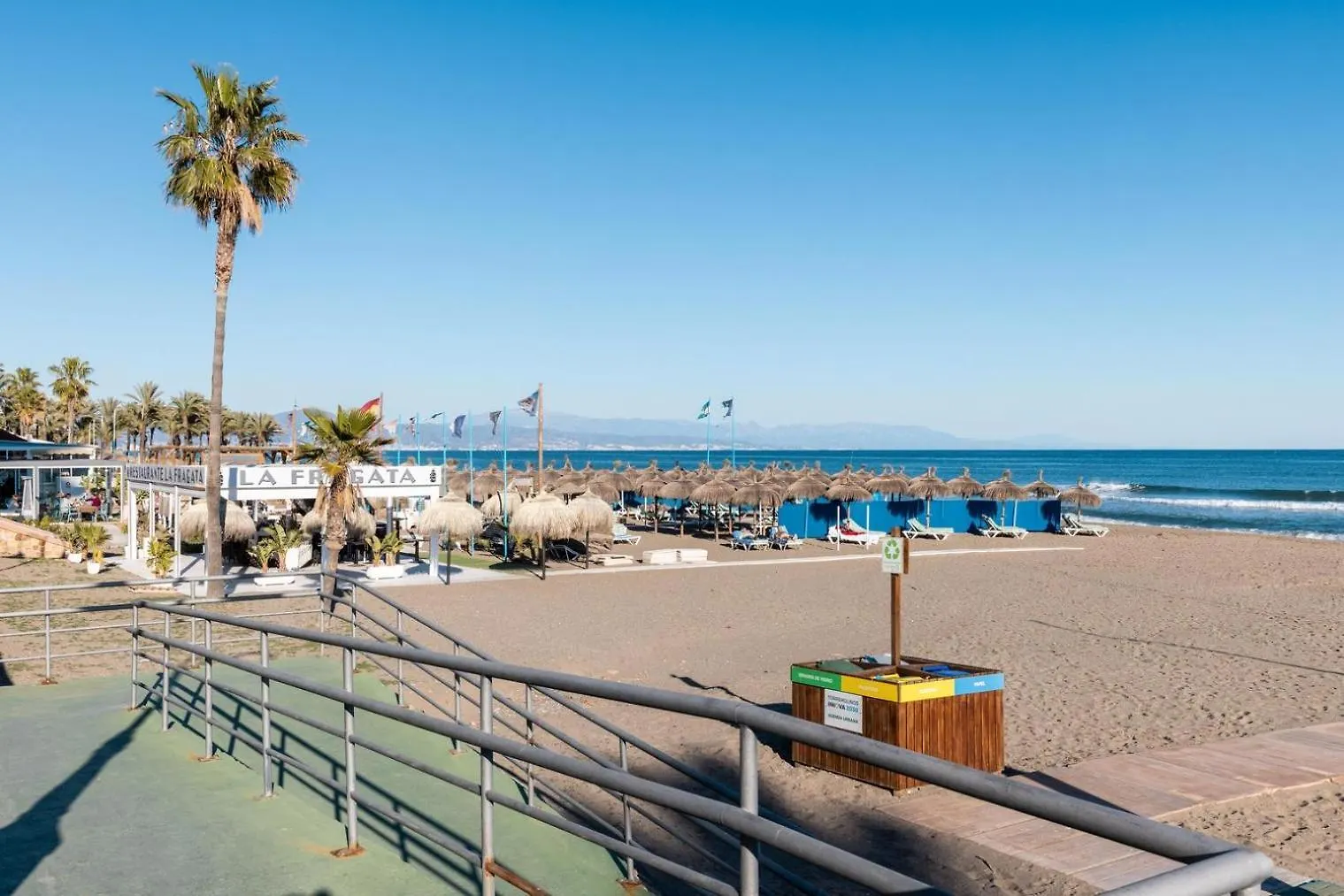 Primera Linea Del Mar - Acceso Directo Playa Carihuela Torremolinos Lägenhet